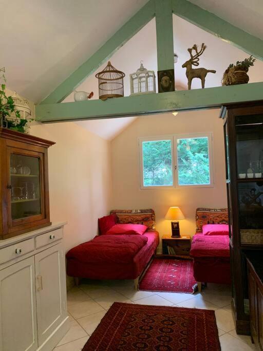 Maisonnette En Clairiere De Foret Gambais Buitenkant foto